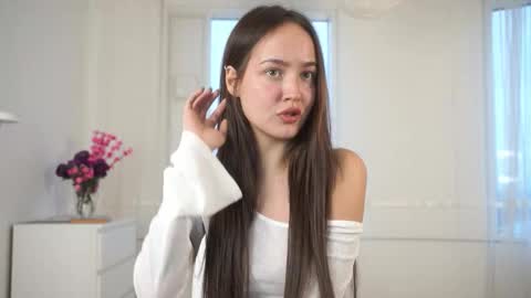 Emma online show from November 26, 2025, 4:13 am