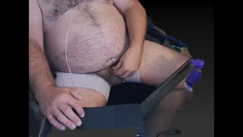 Snapshot of thebearking69 chatting on September 19, 2025, 12:50 pm The Bear King online show from September 19, 2025, 12:50 pm