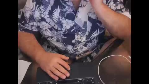 Snapshot of thebearking69 chatting on October 12, 2025, 11:59 pm The Bear King online show from October 12, 2025, 11:59 pm