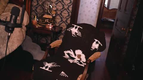 Joan online show from October 12, 2025, 8:19 pm