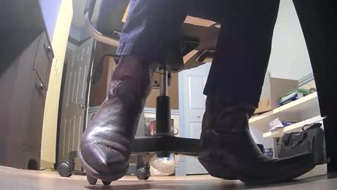 thecowboy_74 online show from December 4, 2025, 12:42 am