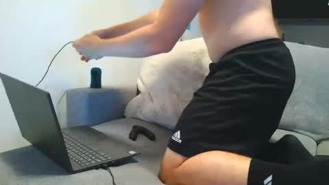 thecuteguy144949 online show from June 12, 2026, 6:07 pm