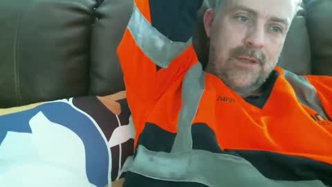 Snapshot of thedalenator chatting on October 30, 2025, 10:10 pm thedalenator online show from October 30, 2025, 10:10 pm