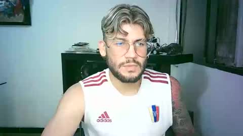 Snapshot of thedragonboyxxx chatting on March 26, 2026, 5:13 am thedragonboyxxx online show from March 26, 2026, 5:13 am
