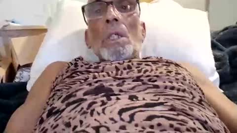 Snapshot of thedrainer69 chatting on October 22, 2025, 6:46 am thedrainer69 online show from October 22, 2025, 6:46 am