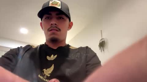 Snapshot of theglorious2002 chatting on September 15, 2025, 4:12 am theglorious2002 online show from September 15, 2025, 4:12 am