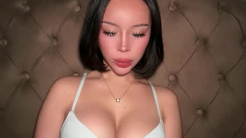 Elle  dont forget to folloW me and thumbs up online show from April 4, 2026, 2:21 am