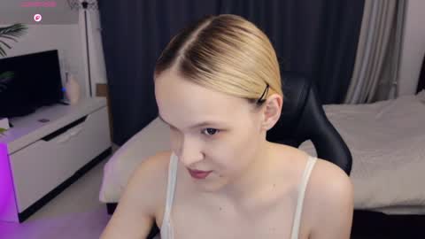 Lily online show from May 17, 2026, 7:32 pm