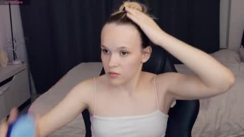 Lily online show from June 6, 2026, 9:19 pm