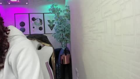 Theia  online show from March 16, 2026, 12:31 pm