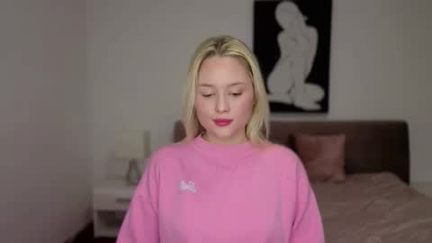 Snapshot of thejessie chatting on February 15, 2026, 7:32 pm Kisaaleksandrova online show from February 15, 2026, 7:32 pm