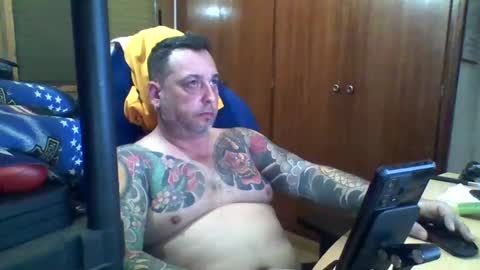 Snapshot of thekier chatting on February 14, 2025, 8:37 pm thekier online show from February 14, 2025, 8:37 pm