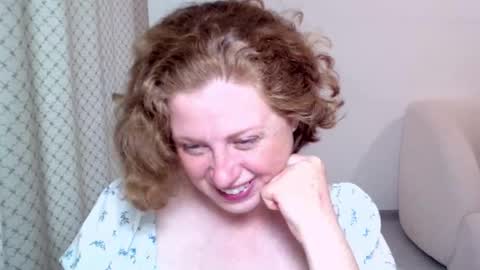 Snapshot of theladysblush chatting on October 4, 2025, 7:06 am Ella online show from October 4, 2025, 7:06 am