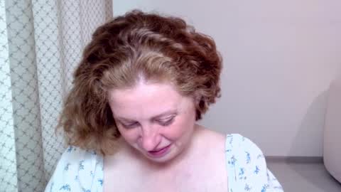 Snapshot of theladysblush chatting on October 5, 2025, 7:50 am Ella online show from October 5, 2025, 7:50 am