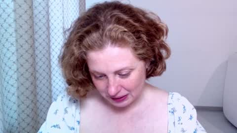 Snapshot of theladysblush chatting on October 9, 2025, 8:34 am Ella online show from October 9, 2025, 8:34 am