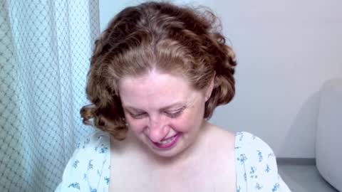 Snapshot of theladysblush chatting on October 17, 2025, 8:28 am Ella online show from October 17, 2025, 8:28 am