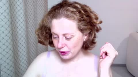 Snapshot of theladysblush chatting on October 26, 2025, 8:42 am Ella online show from October 26, 2025, 8:42 am