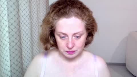 Snapshot of theladysblush chatting on November 2, 2025, 7:44 am Ella online show from November 2, 2025, 7:44 am