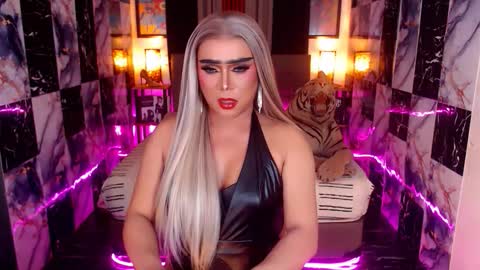 Paula online show from December 1, 2025, 6:07 am