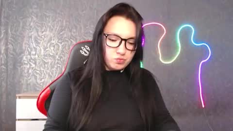 Lisa online show from April 21, 2026, 9:37 am