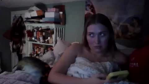 Little Bambii online show from February 5, 2026, 2:49 am