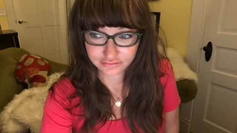 Snapshot of themrsnelson chatting on November 12, 2025, 7:42 am Cach Nelson online show from November 12, 2025, 7:42 am