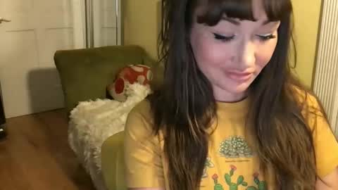 Snapshot of themrsnelson chatting on November 16, 2025, 8:53 am Cach Nelson online show from November 16, 2025, 8:53 am