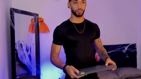 Theo Sky online show from October 30, 2025, 3:13 pm