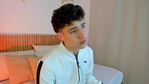 Snapshot of theohawke_ chatting on December 12, 2024, 11:18 am THEO- MATEO online show from December 12, 2024, 11:18 am