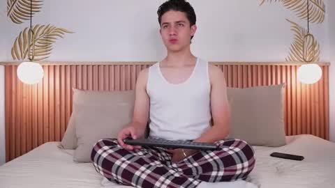 Snapshot of theohawke_ chatting on January 16, 2025, 1:14 pm THEO- MATEO online show from January 16, 2025, 1:14 pm