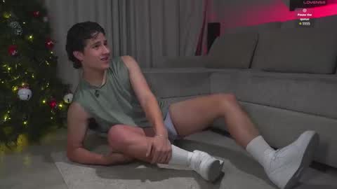  THEO- MATEO  online show from December 20, 2025, 11:12 pm