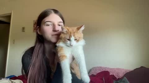 Astrid online show from May 19, 2026, 11:22 pm