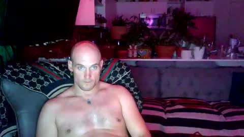 Snapshot of theoutfitter chatting on February 19, 2025, 2:33 am MISTERPOWERS online show from February 19, 2025, 2:33 am