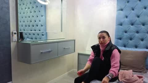 Snapshot of theowonder chatting on January 14, 2025, 3:47 pm Theowonder online show from January 14, 2025, 3:47 pm