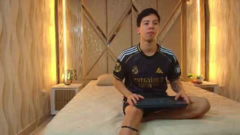 NaniKimandPetter online show from September 20, 2025, 7:26 pm