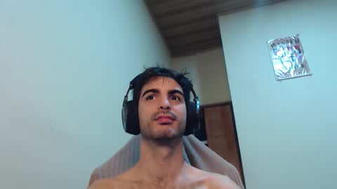 Snapshot of therazhanen chatting on November 11, 2025, 3:39 am Santiago Enrique online show from November 11, 2025, 3:39 am