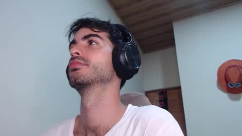 Santiago Enrique online show from March 15, 2026, 5:02 am