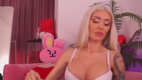 Snapshot of therealfallingangel chatting on November 12, 2025, 9:21 am Deea online show from November 12, 2025, 9:21 am