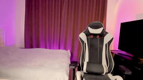 Theresa online show from October 15, 2025, 4:56 am