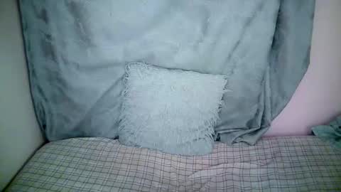 Snapshot of therry_heart chatting on December 18, 2025, 8:15 pm hearty online show from December 18, 2025, 8:15 pm