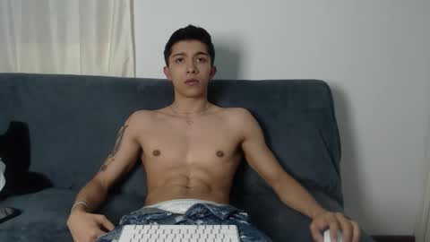 Snapshot of thesaint_xxx chatting on November 23, 2025, 7:41 am thesaint_xxx online show from November 23, 2025, 7:41 am