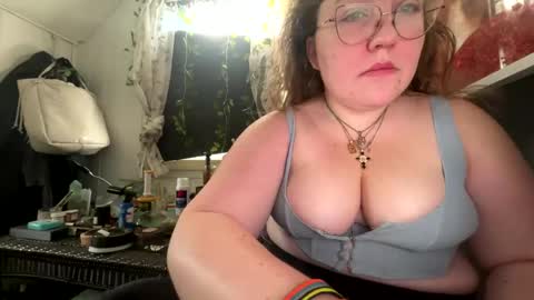 Snapshot of thesashadomme chatting on January 9, 2025, 7:29 pm The Sasha Domme online show from January 9, 2025, 7:29 pm