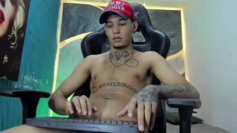 theskinny8inch_ online show from October 25, 2025, 11:10 pm