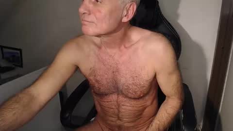 NudeDJ online show from December 19, 2025, 6:20 am