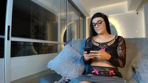 Thesweet khloe online show from October 28, 2025, 3:10 am