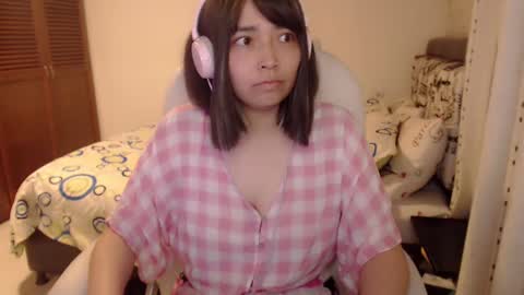 Snapshot of thetalkingbutt chatting on March 8, 2025, 1:06 am Mai online show from March 8, 2025, 1:06 am