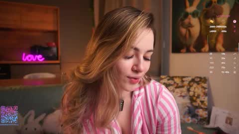 Snapshot of thetimeshavecome chatting on October 24, 2025, 2:35 pm Mia online show from October 24, 2025, 2:35 pm