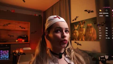 Snapshot of thetimeshavecome chatting on October 31, 2025, 3:24 pm Mia online show from October 31, 2025, 3:24 pm