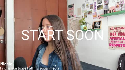 Snapshot of thetropicalseduction chatting on January 7, 2025, 7:28 pm Nicole online show from January 7, 2025, 7:28 pm