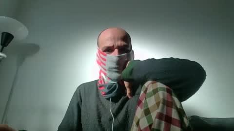 Scarf guy online show from March 12, 2025, 8:41 am